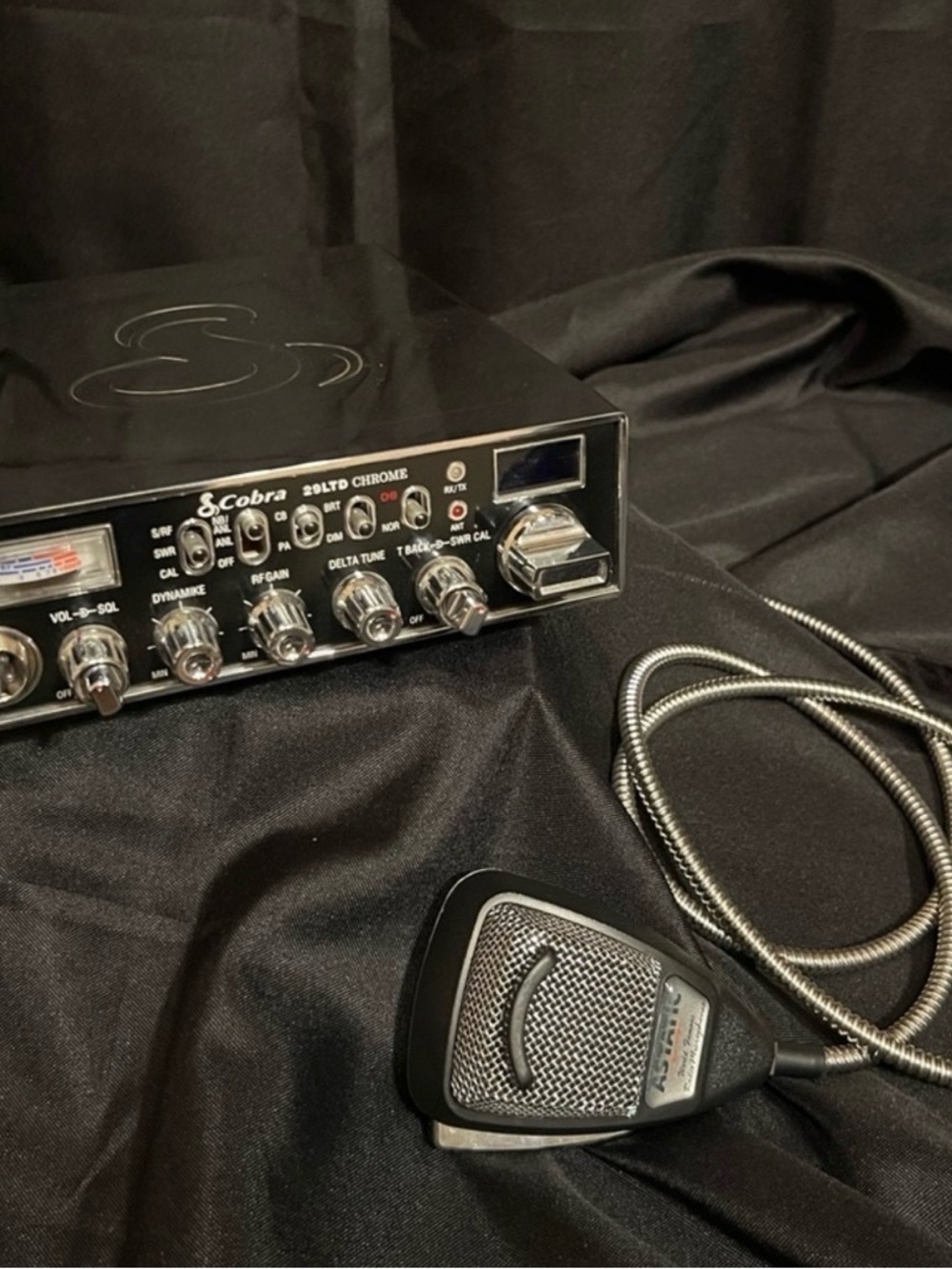 Cobra 29 LTD Chrome Professional CB Radio with Microphone - Picture 4 of 14